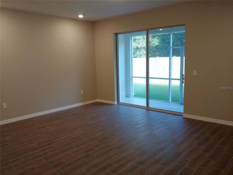 For Rent: $2,550 (3 beds, 2 baths, 1884 Square Feet)