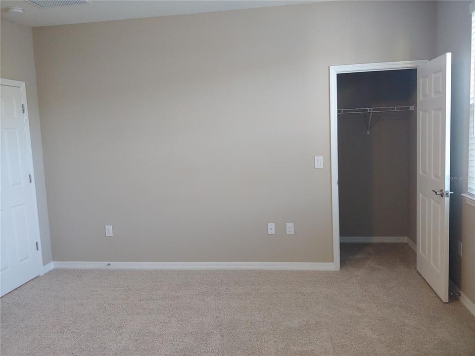 For Rent: $2,550 (3 beds, 2 baths, 1884 Square Feet)