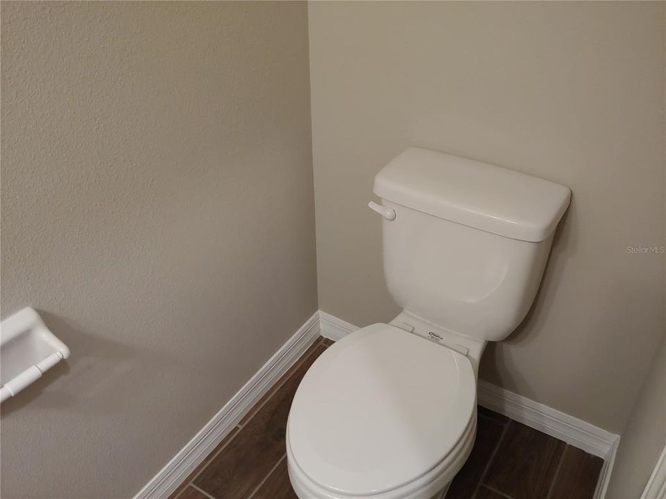 For Rent: $2,550 (3 beds, 2 baths, 1884 Square Feet)