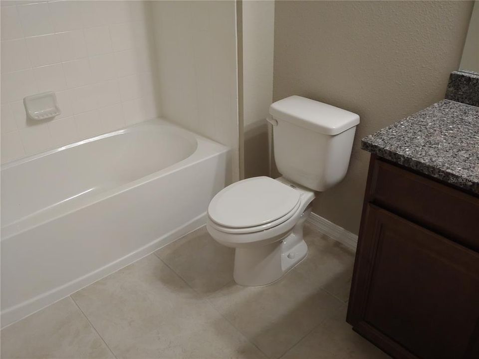 For Rent: $2,550 (3 beds, 2 baths, 1884 Square Feet)