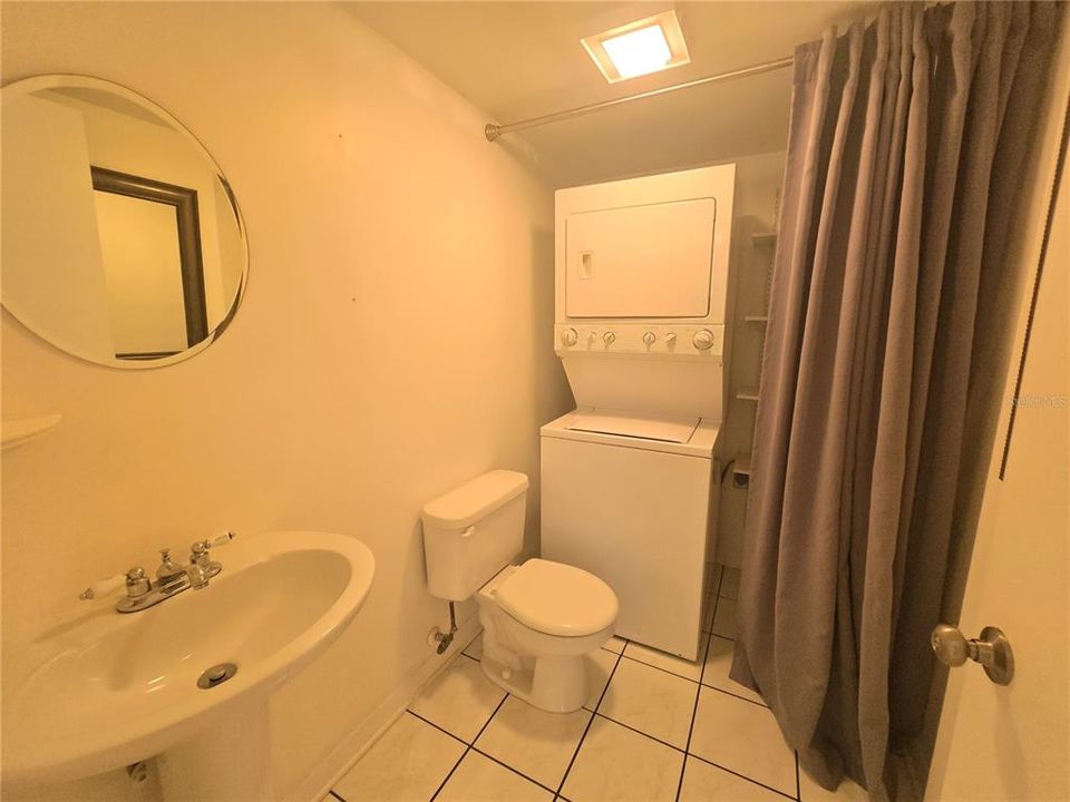 В аренду: $1,950 (2 спален, 2 ванн, 1285 Квадратных фут)