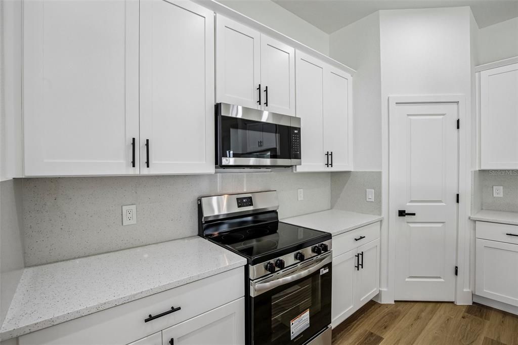 For Sale: $364,900 (3 beds, 2 baths, 1869 Square Feet)