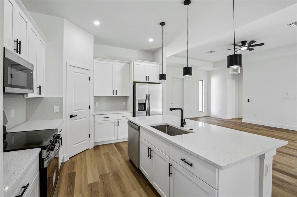 For Sale: $364,900 (3 beds, 2 baths, 1869 Square Feet)