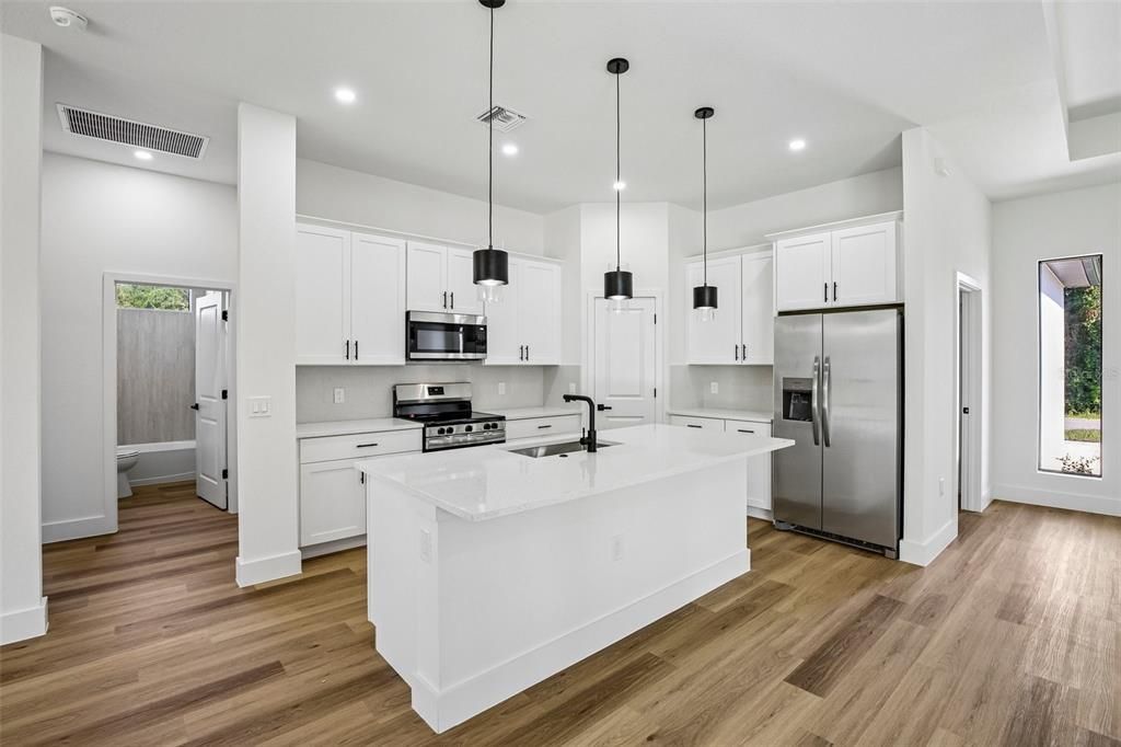 For Sale: $364,900 (3 beds, 2 baths, 1869 Square Feet)