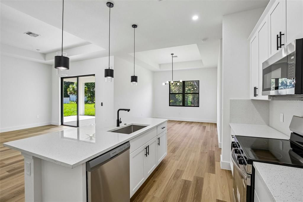 For Sale: $364,900 (3 beds, 2 baths, 1869 Square Feet)