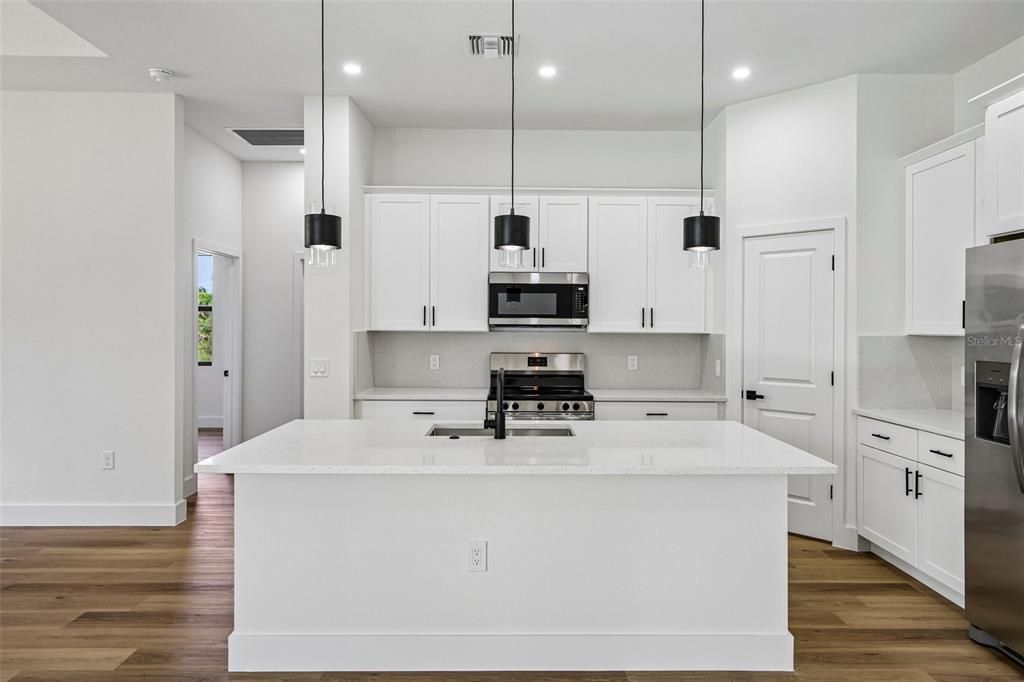 For Sale: $364,900 (3 beds, 2 baths, 1869 Square Feet)