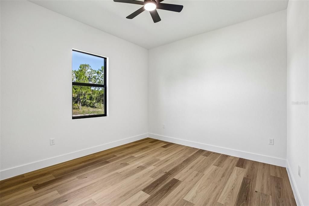 For Sale: $364,900 (3 beds, 2 baths, 1869 Square Feet)