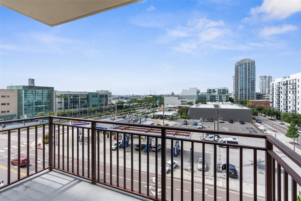 На продажу: $560,000 (2 спален, 2 ванн, 1218 Квадратных фут)