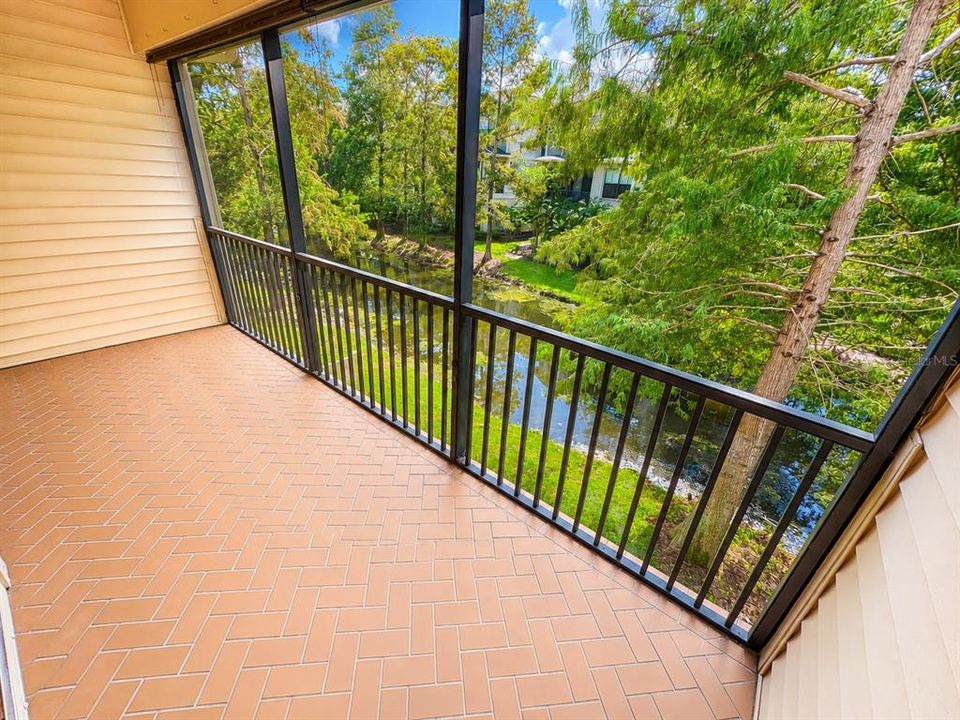 For Sale: $370,000 (2 beds, 2 baths, 1724 Square Feet)