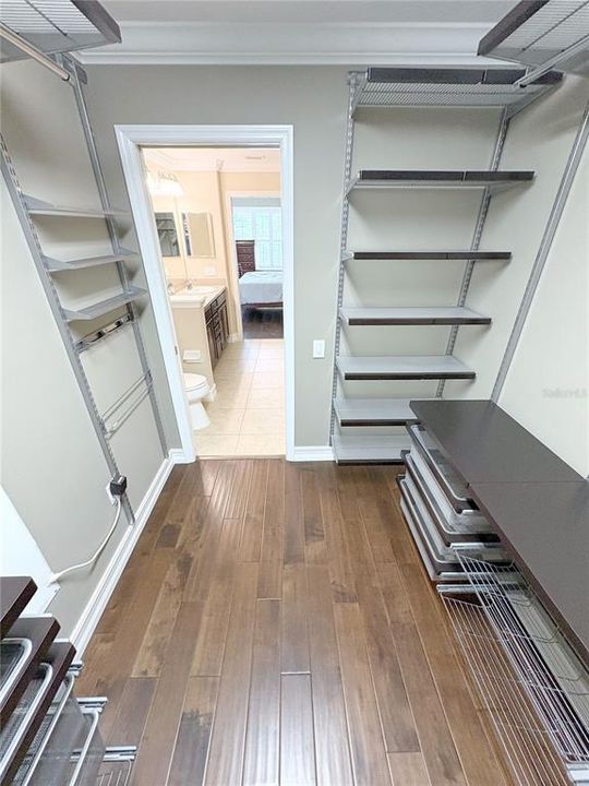 For Sale: $370,000 (2 beds, 2 baths, 1724 Square Feet)