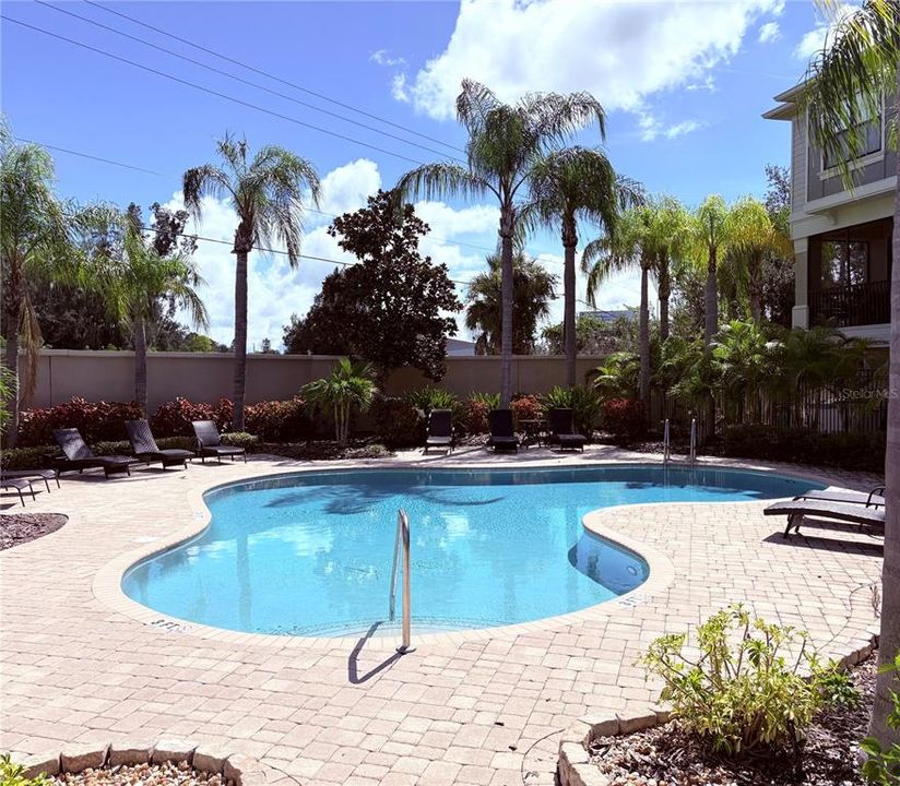 For Sale: $370,000 (2 beds, 2 baths, 1724 Square Feet)
