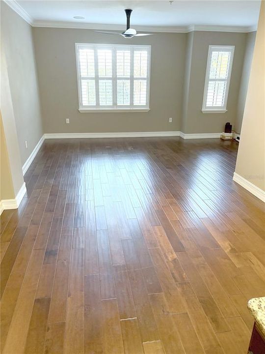 For Sale: $370,000 (2 beds, 2 baths, 1724 Square Feet)