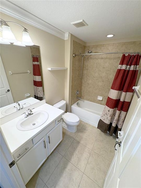 For Sale: $370,000 (2 beds, 2 baths, 1724 Square Feet)