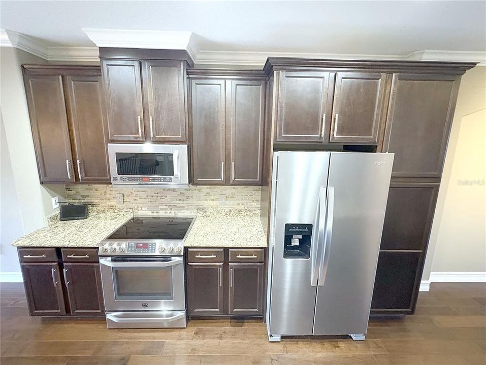 For Sale: $370,000 (2 beds, 2 baths, 1724 Square Feet)