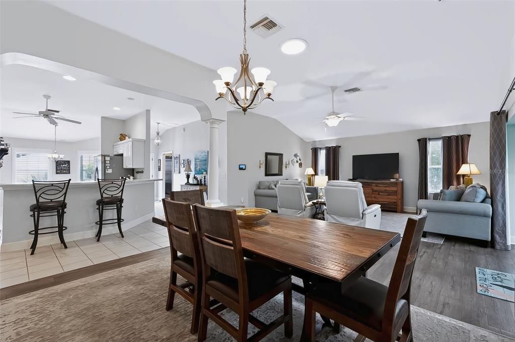 For Sale: $449,700 (3 beds, 2 baths, 1927 Square Feet)