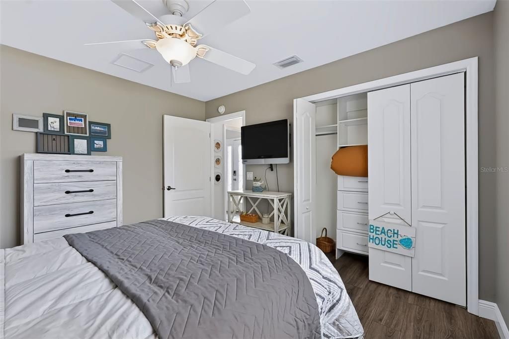 For Sale: $449,700 (3 beds, 2 baths, 1927 Square Feet)