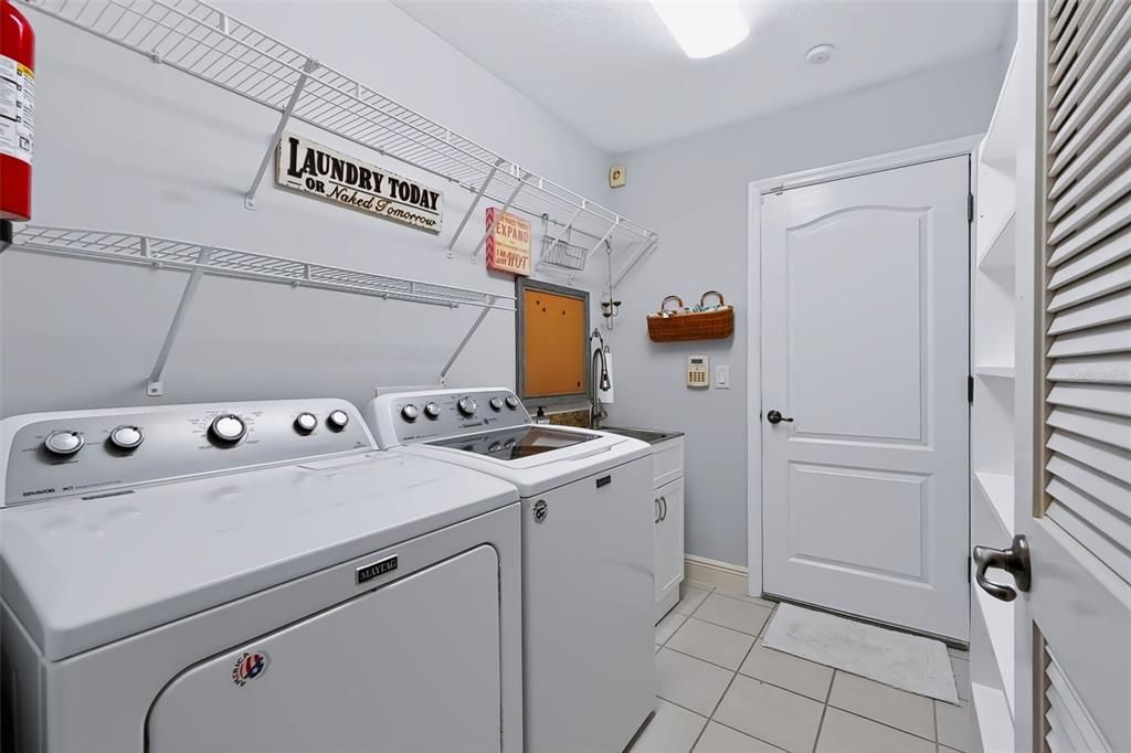 For Sale: $449,700 (3 beds, 2 baths, 1927 Square Feet)
