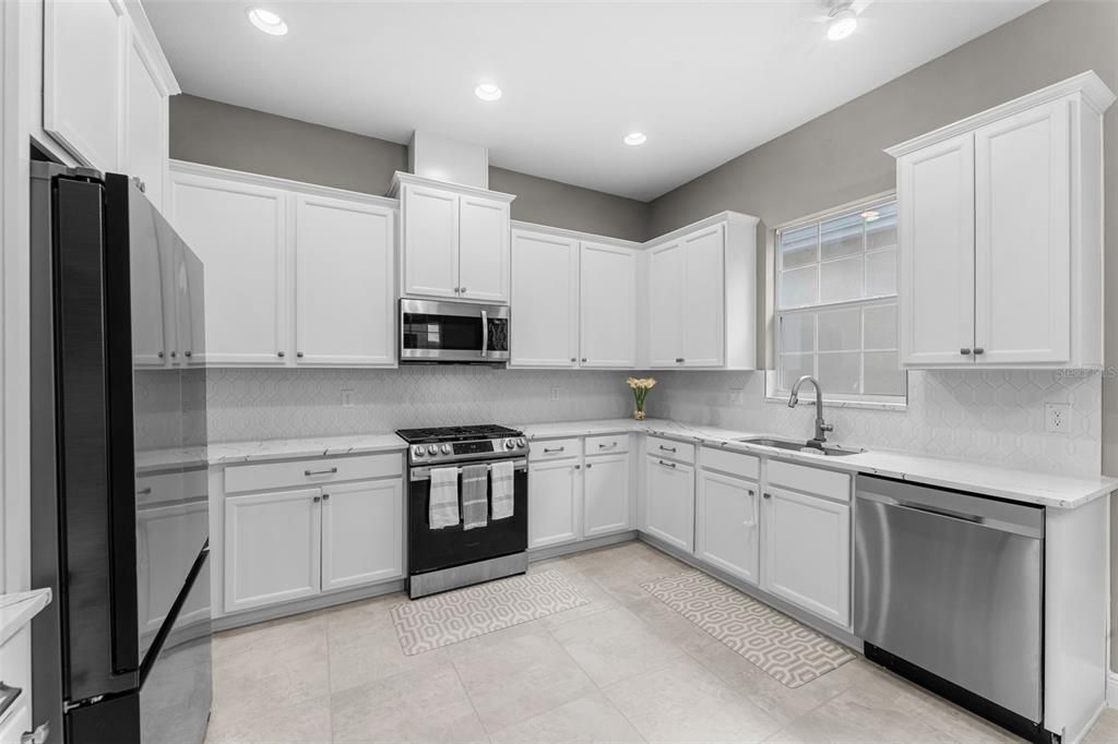 For Sale: $580,000 (3 beds, 2 baths, 2102 Square Feet)