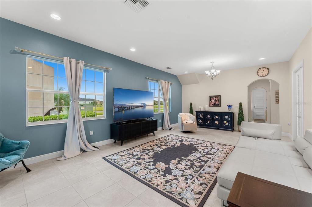 For Sale: $580,000 (3 beds, 2 baths, 2102 Square Feet)