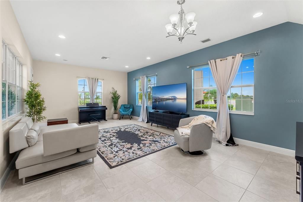 For Sale: $580,000 (3 beds, 2 baths, 2102 Square Feet)