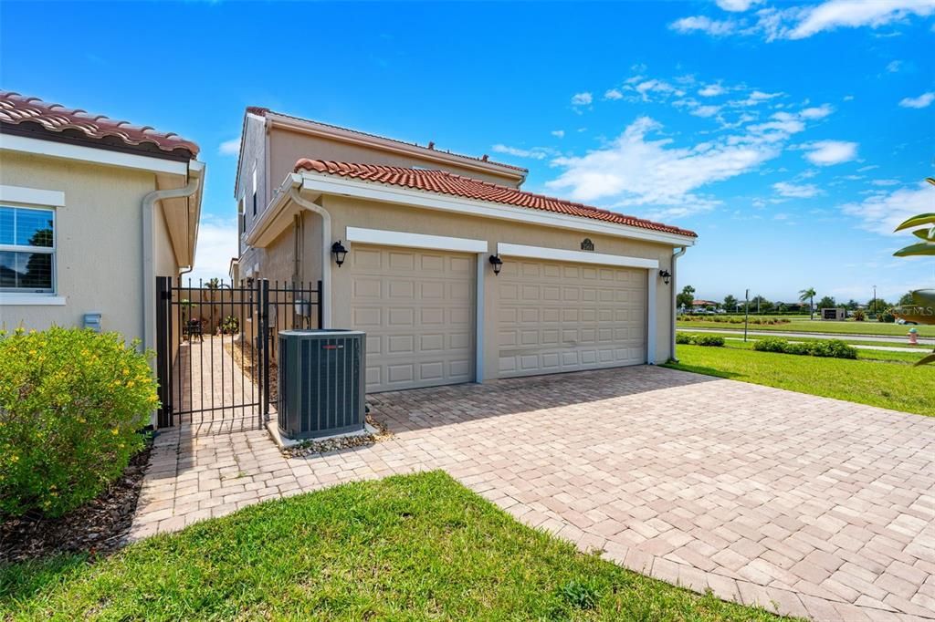 For Sale: $580,000 (3 beds, 2 baths, 2102 Square Feet)