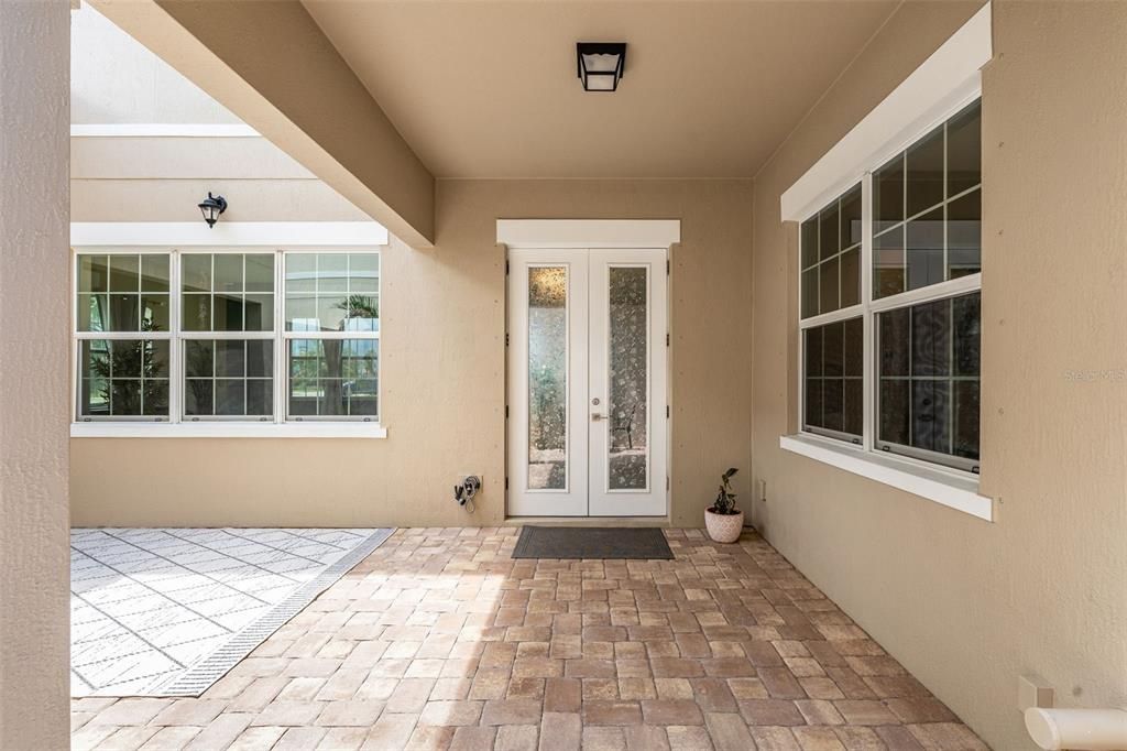 For Sale: $580,000 (3 beds, 2 baths, 2102 Square Feet)