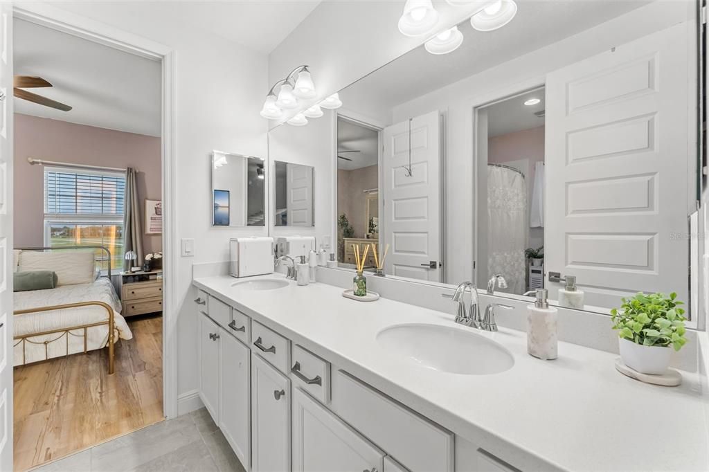 For Sale: $580,000 (3 beds, 2 baths, 2102 Square Feet)