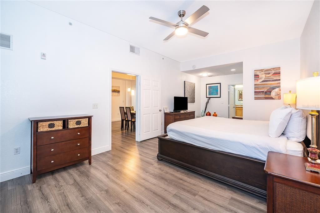 En Venta: $245,000 (3 camas, 2 baños, 1700 Pies cuadrados)