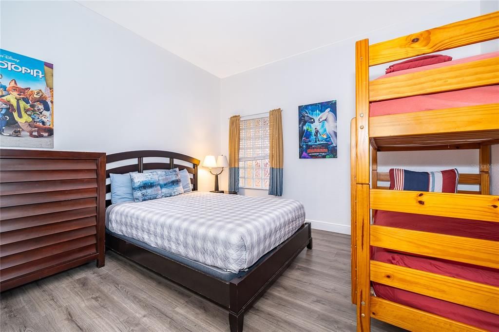 En Venta: $245,000 (3 camas, 2 baños, 1700 Pies cuadrados)