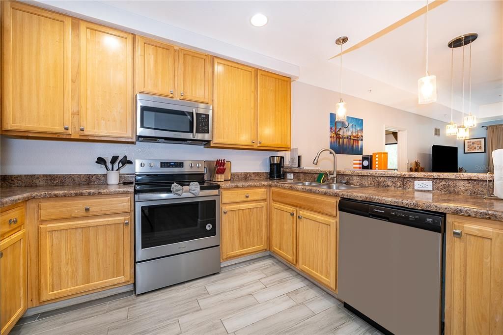 En Venta: $245,000 (3 camas, 2 baños, 1700 Pies cuadrados)