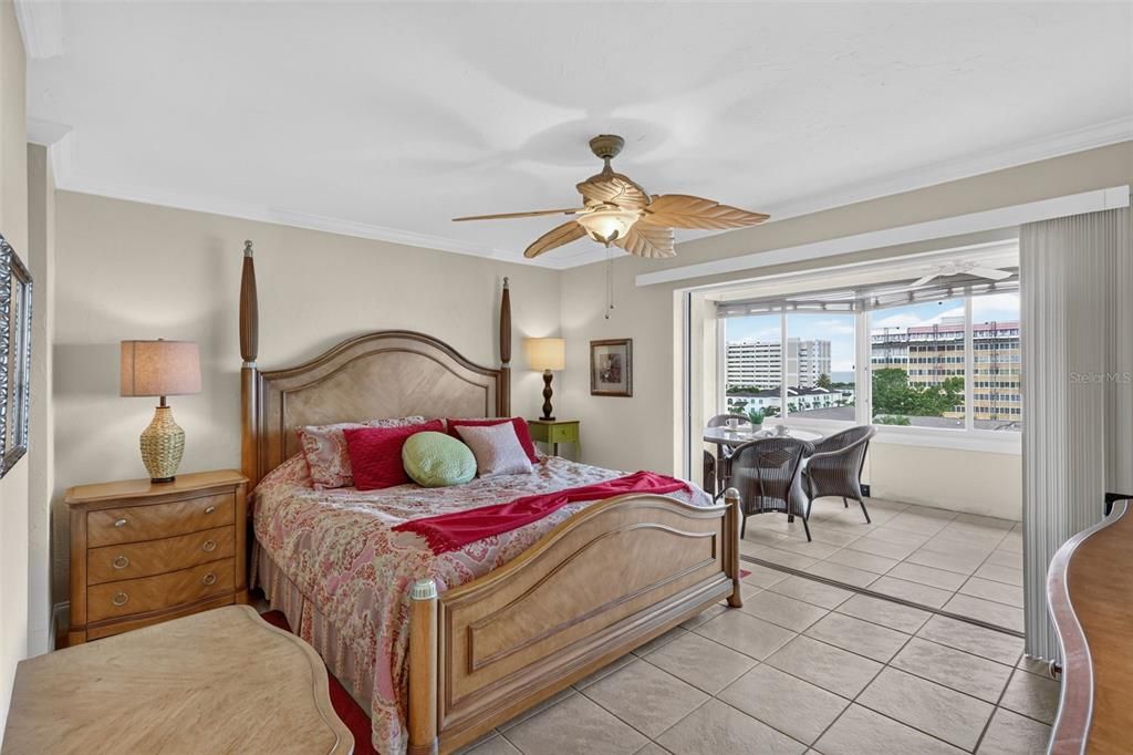 For Sale: $625,000 (2 beds, 2 baths, 1460 Square Feet)