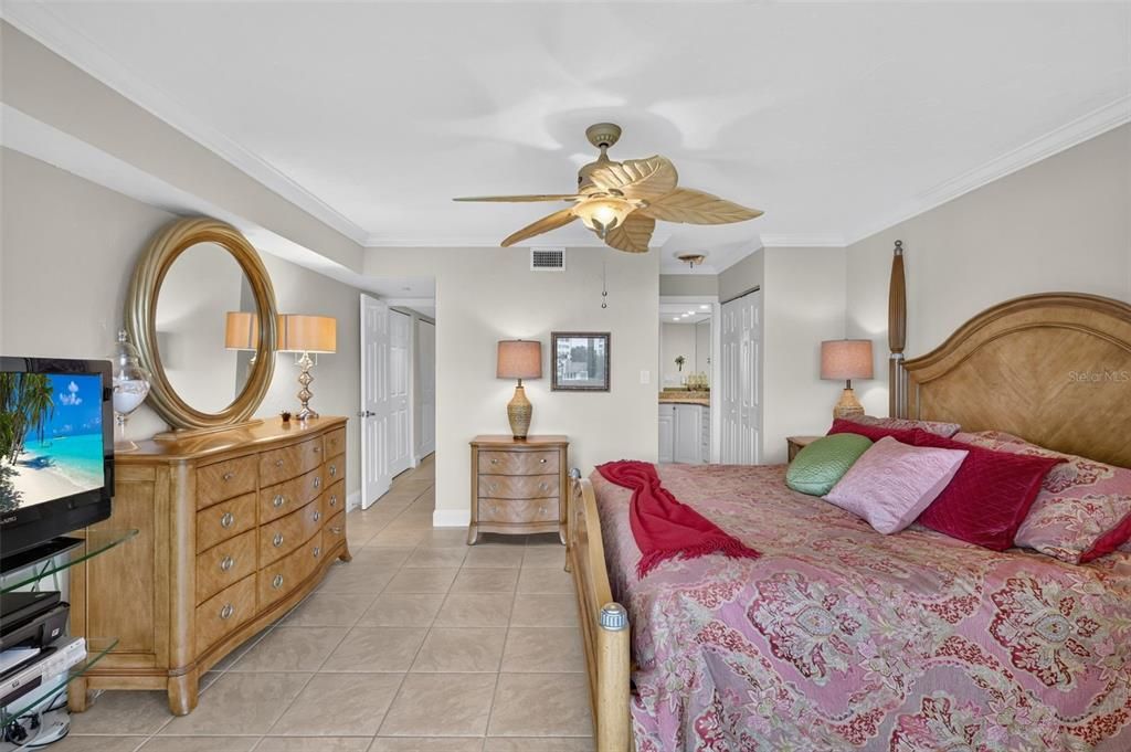 For Sale: $625,000 (2 beds, 2 baths, 1460 Square Feet)