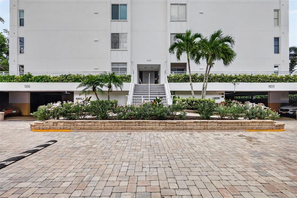 For Sale: $625,000 (2 beds, 2 baths, 1460 Square Feet)