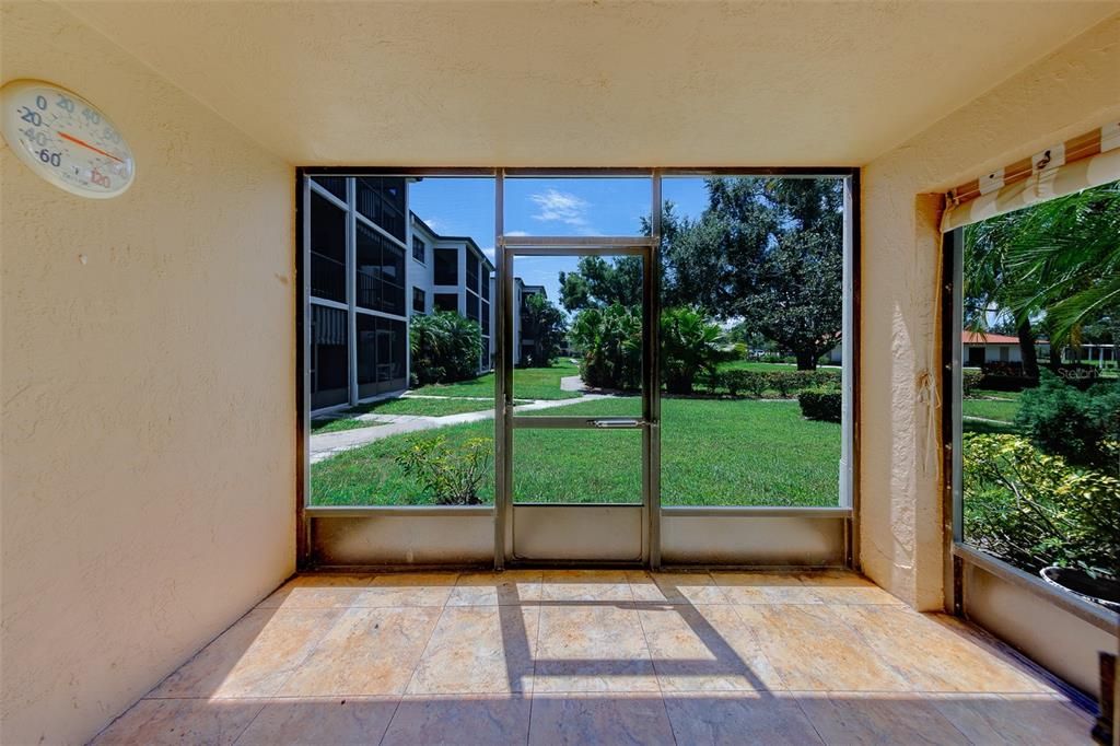 For Sale: $90,000 (1 beds, 1 baths, 920 Square Feet)