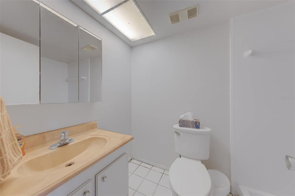 For Sale: $90,000 (1 beds, 1 baths, 920 Square Feet)