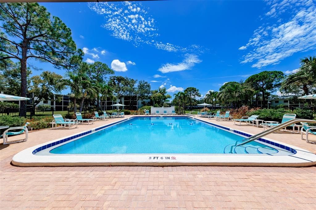 For Sale: $90,000 (1 beds, 1 baths, 920 Square Feet)