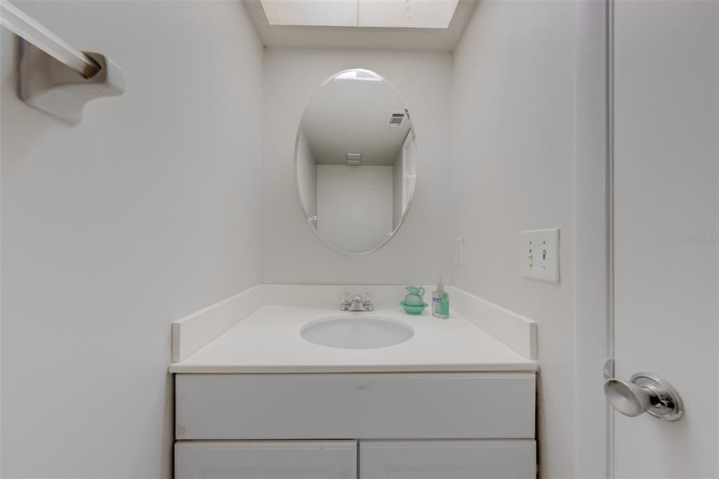 For Sale: $90,000 (1 beds, 1 baths, 920 Square Feet)