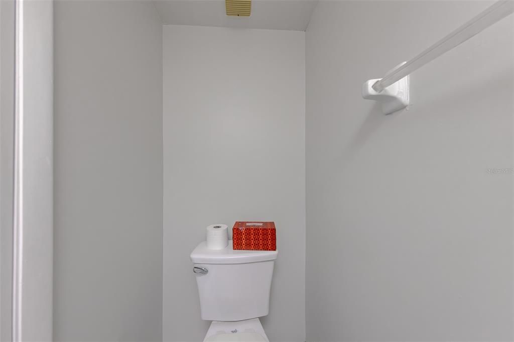 For Sale: $90,000 (1 beds, 1 baths, 920 Square Feet)