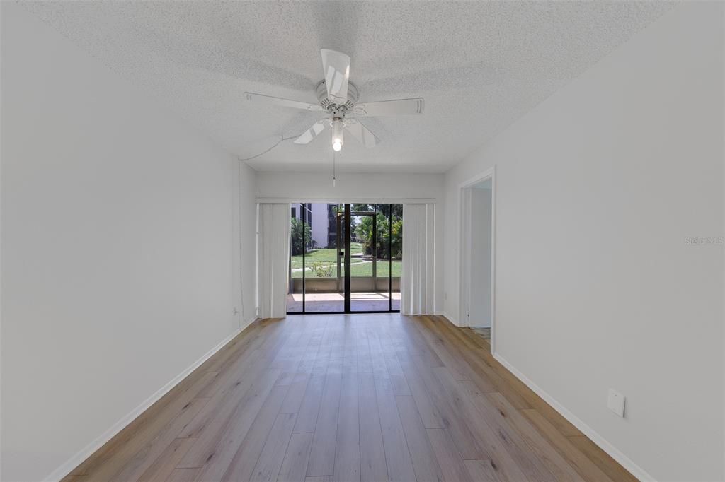 For Sale: $90,000 (1 beds, 1 baths, 920 Square Feet)