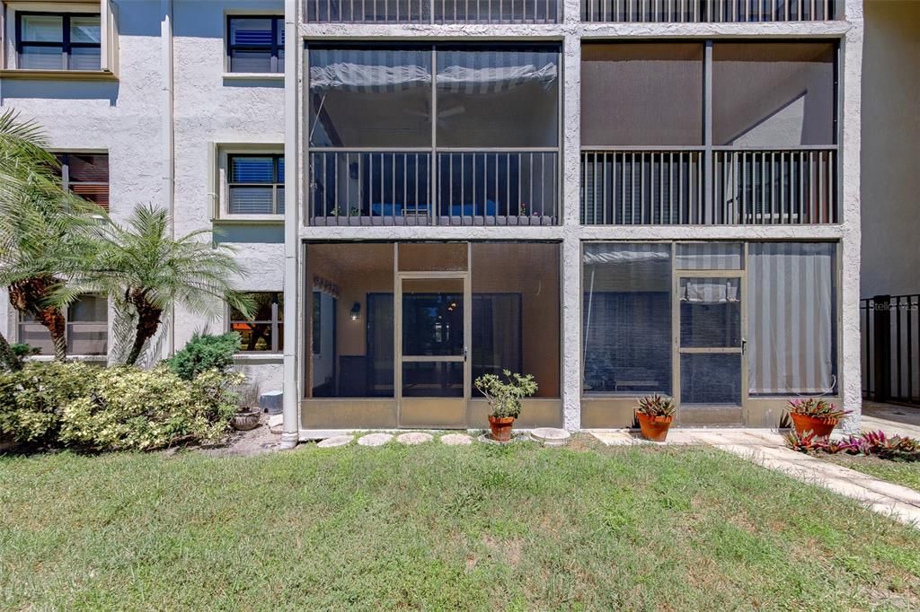 For Sale: $90,000 (1 beds, 1 baths, 920 Square Feet)