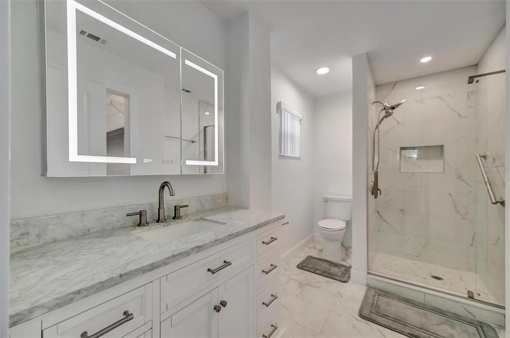 В аренду: $2,450 (2 спален, 2 ванн, 1078 Квадратных фут)