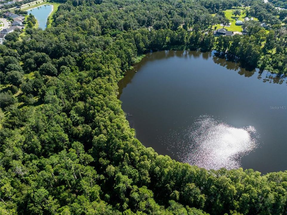 На продажу: $749,900 (5.68 acres)