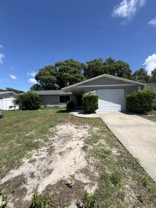 Active With Contract: $199,000 (2 beds, 2 baths, 1264 Square Feet)