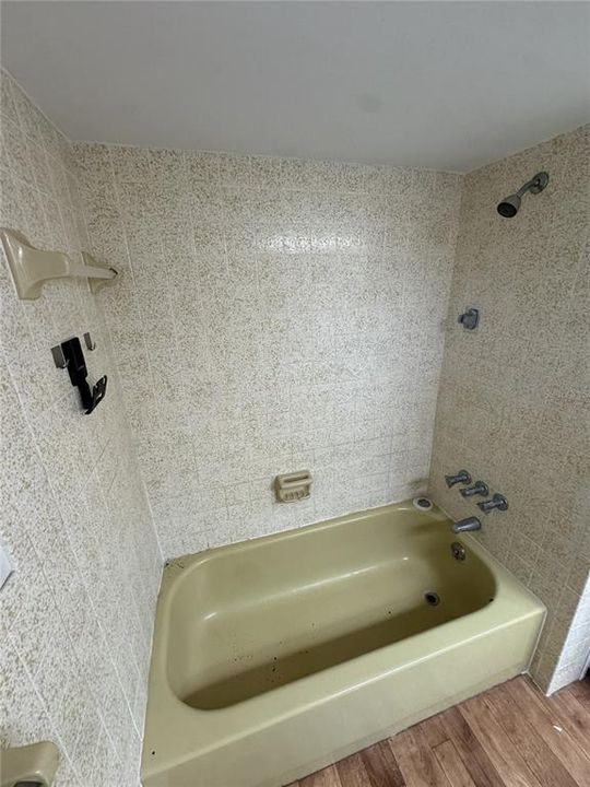 Active With Contract: $199,000 (2 beds, 2 baths, 1264 Square Feet)