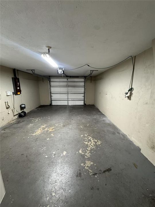 Active With Contract: $199,000 (2 beds, 2 baths, 1264 Square Feet)