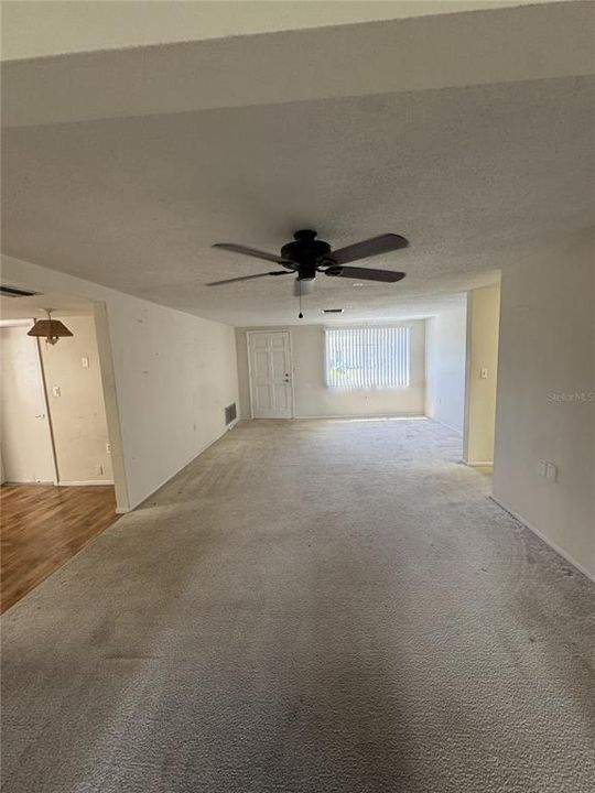 Active With Contract: $199,000 (2 beds, 2 baths, 1264 Square Feet)