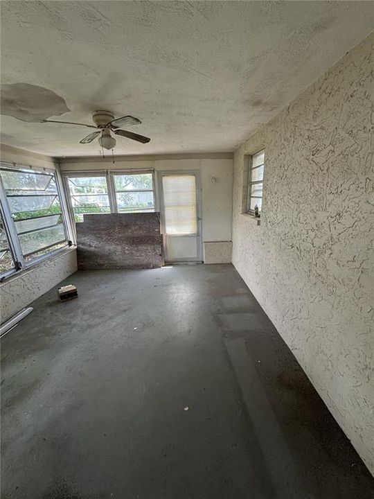 Active With Contract: $199,000 (2 beds, 2 baths, 1264 Square Feet)