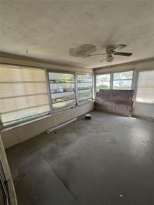 Active With Contract: $199,000 (2 beds, 2 baths, 1264 Square Feet)