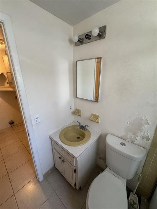 Active With Contract: $199,000 (2 beds, 2 baths, 1264 Square Feet)