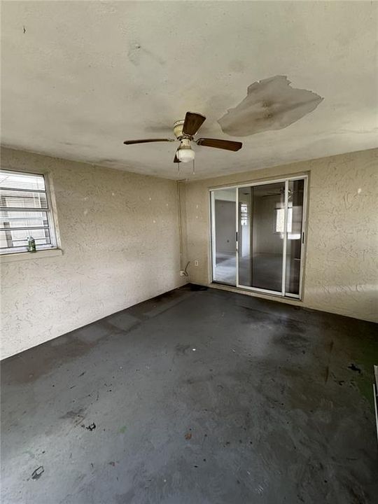 Active With Contract: $199,000 (2 beds, 2 baths, 1264 Square Feet)
